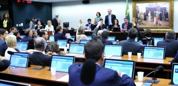 Fonte: Confederação Nacional de Municípios Ótima notícia para os Municípios brasileiros: a Comissão de Constituição e Justiça (CCJ) da Câmara acaba de aprovar uma Proposta de Emenda à Constituição (PEC) […]