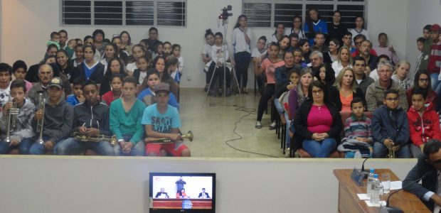 A 8ª sessão começou pela leitura dos comunicados do Ministério da Educação informando a liberação de recursos conforme tabela abaixo: QUOTA R$ 61.522,54 PDDE R$ 18.000,00 PDDE R$ 18.000,00 Foi […]